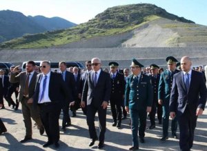 Официальные лица Азербайджана и РФ ознакомились с ходом реализации автомобильного моста Агбенд