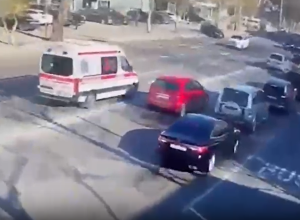 В Баку водитель скорой помощи под наркотиками устроил опасную езду-ВИДЕО