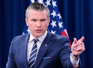 Глава Пентагона накричал на министра армии