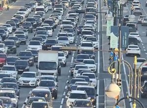 В Баку наблюдается интенсивное движение на ряде дорог и проспектов