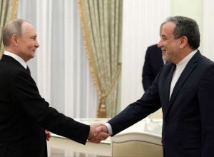 Арагчи прибыл в Россию на переговоры с Путиным