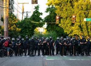 В США при беспорядках в парке развлечений пострадали двое полицейских