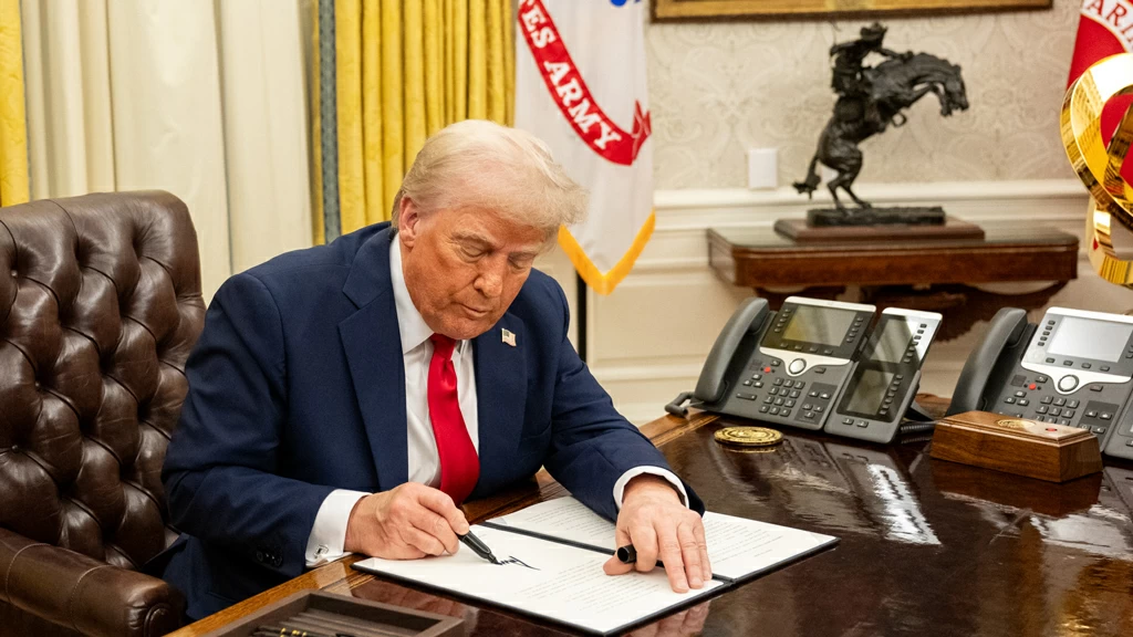 Трамп объявил о повышении пошлин на импорт автомобилей из ЕС