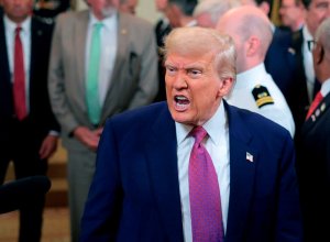 США и Израиль готовятся к удару: Трамп сделал Ирану жёсткое предупреждение