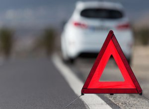 В Геранбое автомобиль врезался в микроавтобус, 7 человек пострадали