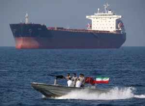Иран вводит новую систему прохода судов через Ормузский пролив