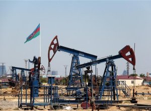 Азербайджанская нефть подешевела почти на $10