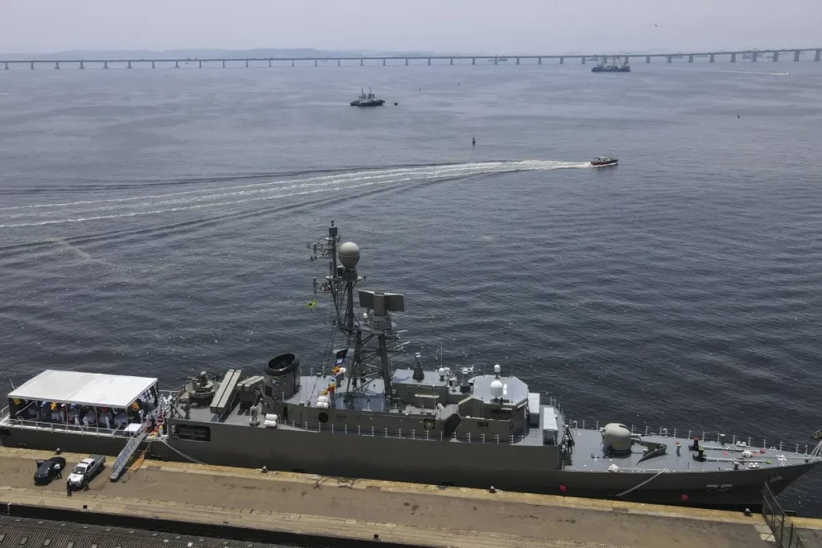 В результате атаки ВМС США на иранское судно 10 моряков ранены