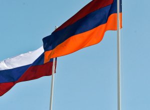 Москва вновь обрушилась с критикой на Ереван из-за Зеленского