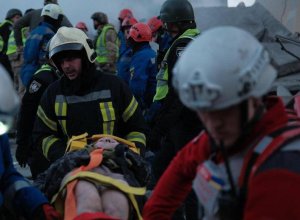 Россия ударила по жилым кварталам Киева: десятки пострадавших-ВИДЕО