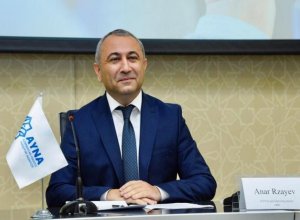 Глава AYNA предпочитает метро и недоволен давками в общественном транспорте