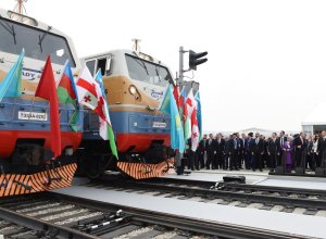 На заседании TRACECA подчеркнули важность ж/д линии Баку-Тбилиси-Карс и Среднего коридора