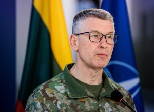 Бывшего командующего армией Литвы оштрафовали из-за зубов