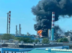 Сильный пожар произошел на НПЗ в Венгрии, использующий российскую нефть