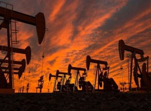 Нефть на мировых рынках подешевела на 6%