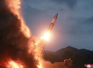 Северная Корея запустила неопознанный снаряд