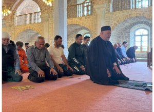 В Шуше совершен праздничный намаз по случаю праздника Гурбан
