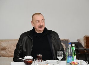 Президент ознакомился с условиями, созданными в частных домах для военнослужащих в Ходжалы