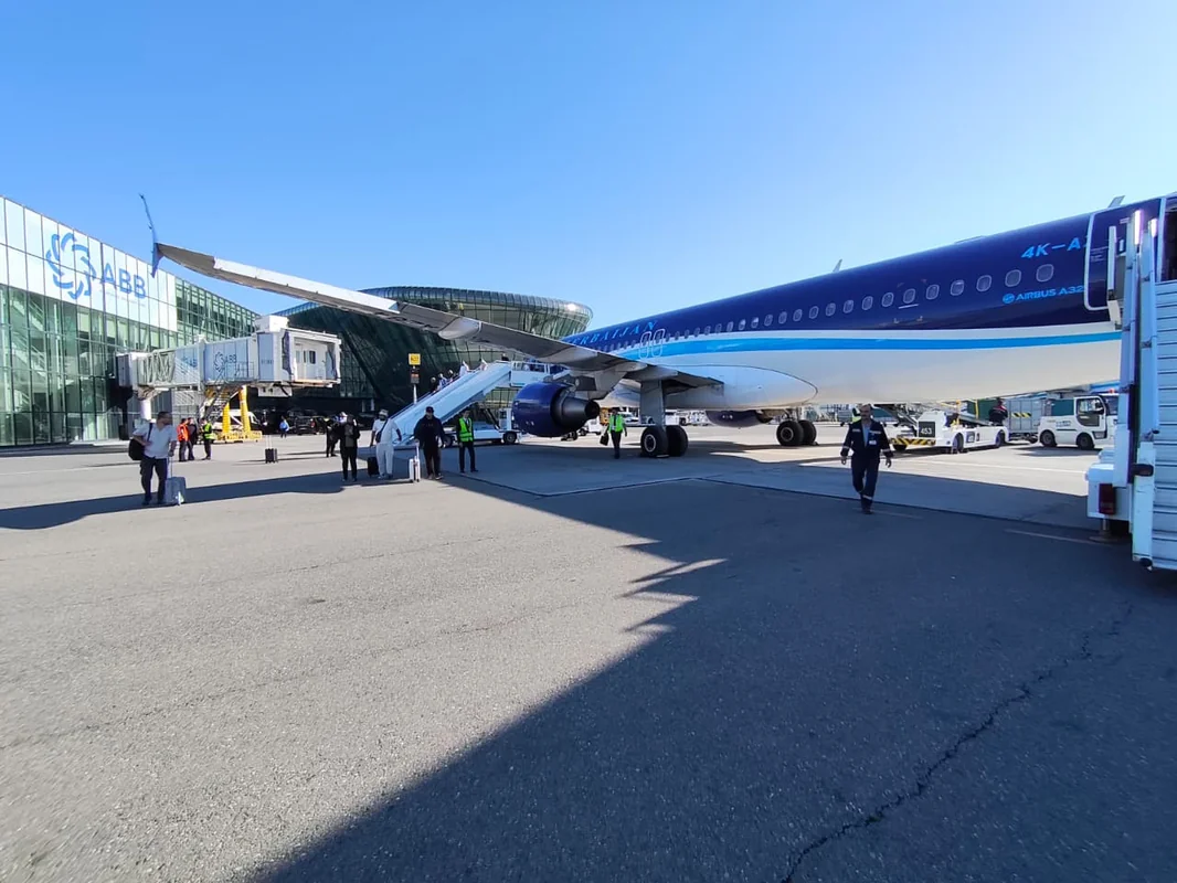 Первая группа паломников вернулась в Баку - ОБНОВЛЕНО-ВИДЕО