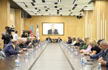 Bakıda COP29 ərəfəsində Azərbaycana qarşı informasiya hücumları müzakirə olunub - FOTO