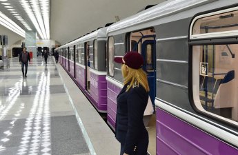 В бакинском метро проведен технический осмотр в связи с сообщением о возгорании в поезде