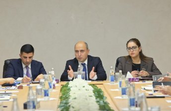 Nazir direktorlara müəllim-şagird-valideyn münasibətlərinin daha səmərəli qurulması üzrə tövsiyələr verib