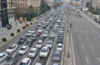 Bakının bir sıra yollarında tıxac yaranıb