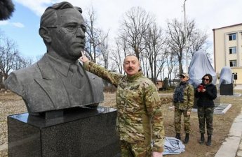 “Burada gördükləri hər şeyə “bəli, bəli ” deyirlər, geri dönəndən sonra isə...”