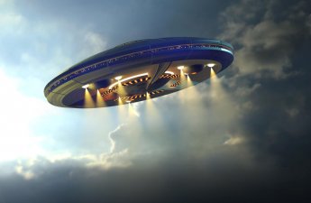 NASA komandirindən etiraf: Yanımdan bir UFO keçdi