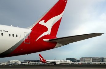 Qantas задерживает рейсы из-за угрозы падения частей ракет SpaceX