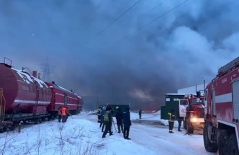 Пожарный поезд привлекли к тушению хостела на северо-западе Москвы