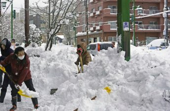 Япония во власти снежной бури