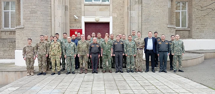 Мобильная тренинговая группа НАТО проводит курс в Баку-ФОТО