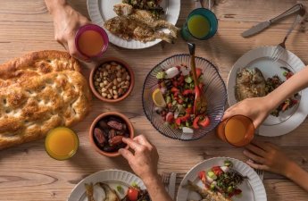 Süni intellekt Ramazan boyu oruc tutanlar üçün bunları məsləhət gördü...