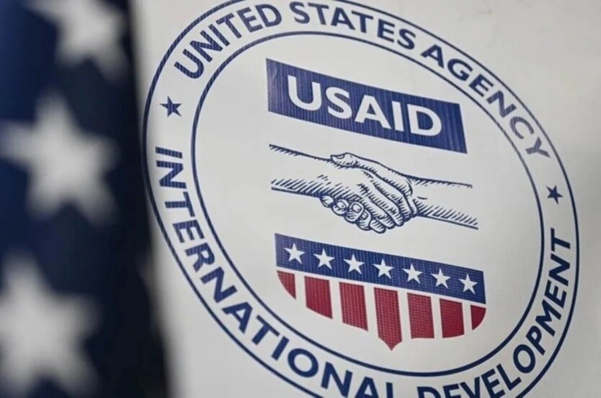 США официально закрывают 83% программ USAID