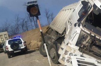 В Кяльбаджаре перевернулся грузовик, 2 погибших