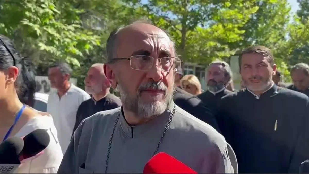 İrəvan məhkəməsi arxiyepiskop Adjapaxyan barəsində qərar verdi