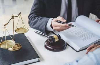 18 yaşına çatmamış şəxs ölkəni tərk edə bilər? – Qanun nə deyir?