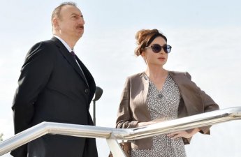 Президент Ильхам Алиев и Первая леди Мехрибан Алиева посмотрели парад, посвященный 80-й годовщине Победы в Войне сопротивления китайского народа японским захватчикам и во Второй мировой войне-ФОТО-ВИДЕО