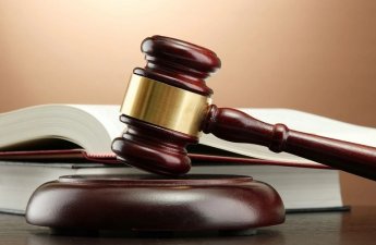 Начался суд над экс-сотрудником посольства США, обвиняемым в мошенничестве на полмиллиона манатов