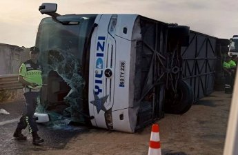 В Турции перевернулся пассажирский автобус, пострадали около 30 человек