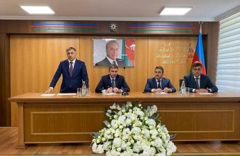 Paytaxt meriyası Xəzər rayonunda müşavirə keçirdi - FOTO