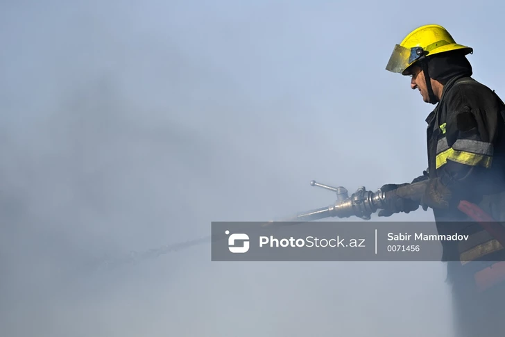 В Физулинском районе сгорели 60 гектаров пшеничного поля