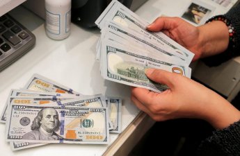 Banklar bu dollarları almır - FOTO