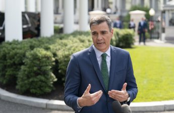 Премьер Испании не смог прилететь в Париж на саммит по Украине из-за поломки самолета