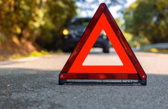 В Шамкирском районе автомобиль вылетел с моста, погиб военнослужащий