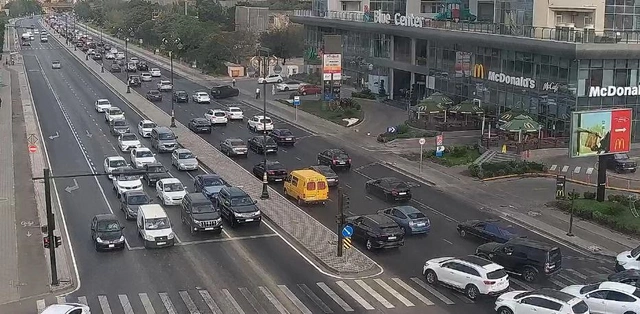 Paytaxtın bu yollarında sıxlıq var - SİYAHI