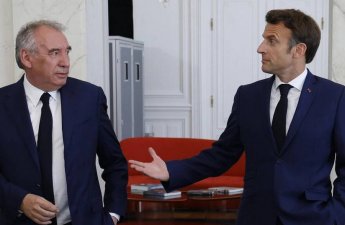 Fransa yeni siyasi böhranın astanasında
