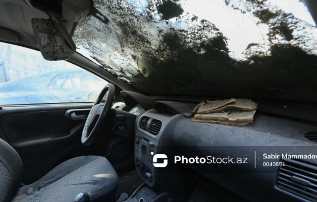 В Баку столкнулись три автомобиля: есть пострадавшие