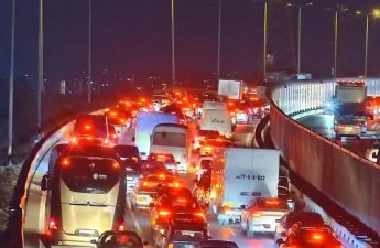 Bakı Dairəvi yolda avtoqəza olub, sıxlıq yaranıb